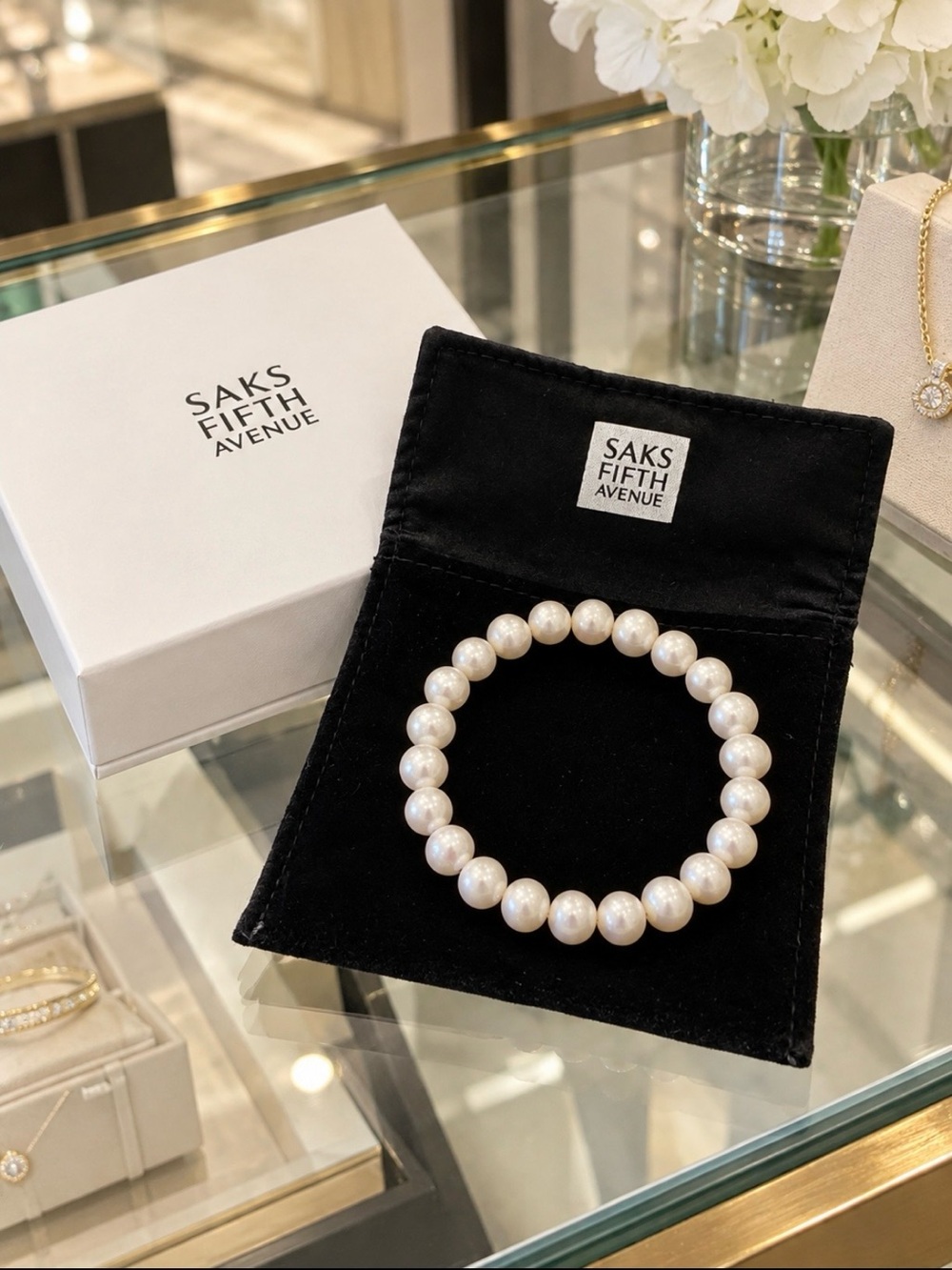 Saks Fifth Avenue White Pearl Stretch Bracelet